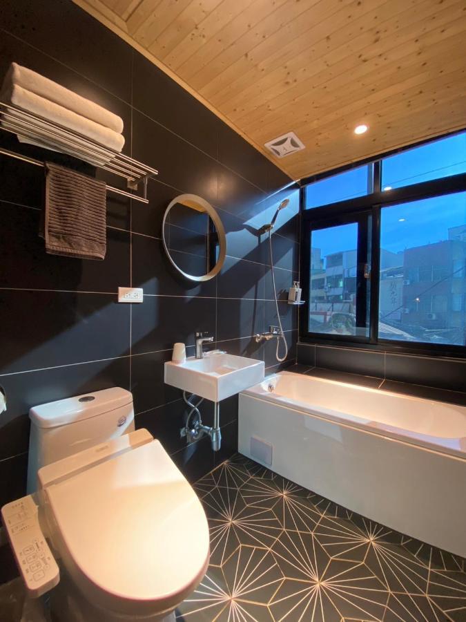 良文旅2館ryou Hotel Vintage - II Tainan Exterior foto