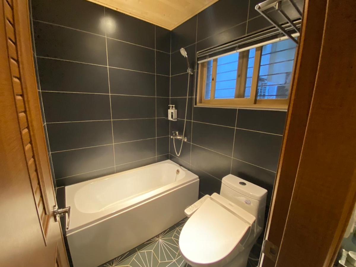 良文旅2館ryou Hotel Vintage - II Tainan Exterior foto